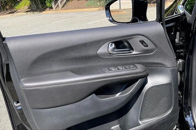 2027 Chrysler Pacifica Limited