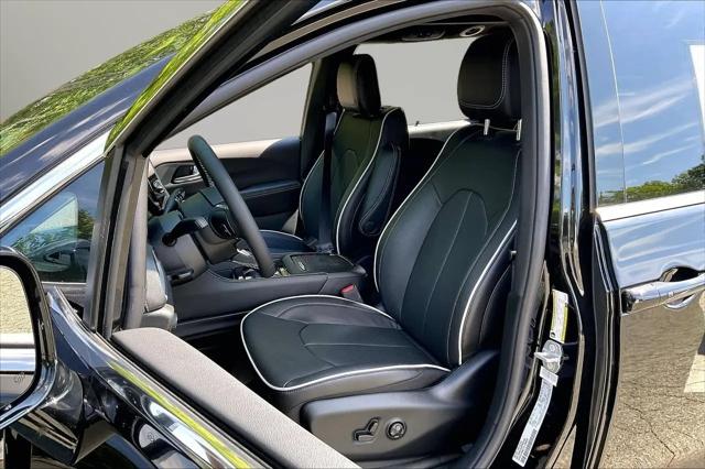 2027 Chrysler Pacifica Limited