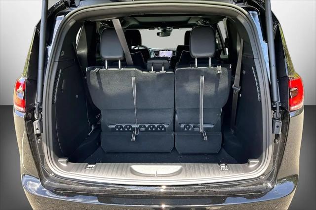 2027 Chrysler Pacifica Limited