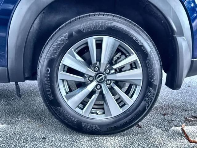 2025 Nissan Pathfinder SL 4WD