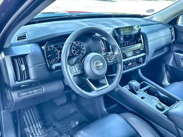 2025 Nissan Pathfinder SL 4WD