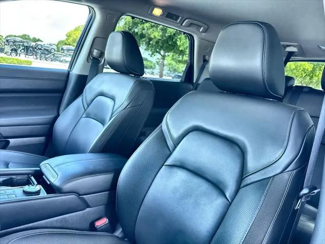 2025 Nissan Pathfinder SL 4WD
