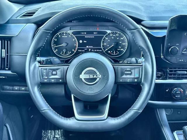 2025 Nissan Pathfinder SL 4WD