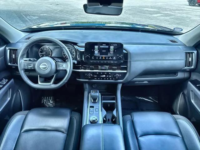 2025 Nissan Pathfinder SL 4WD