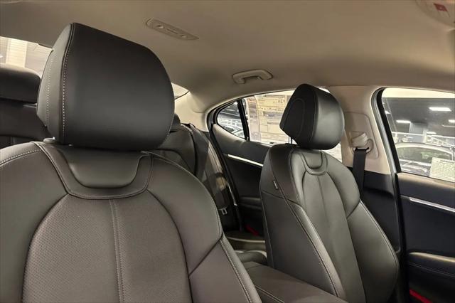 2026 Genesis G70 2.5T RWD