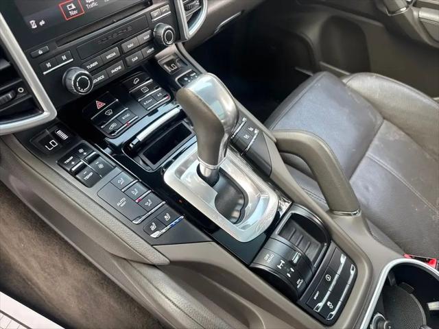 2017 Porsche Cayenne Platinum Edition