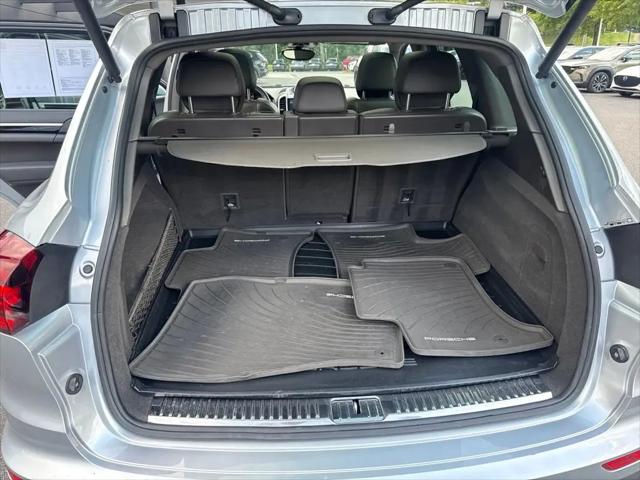 2017 Porsche Cayenne Platinum Edition