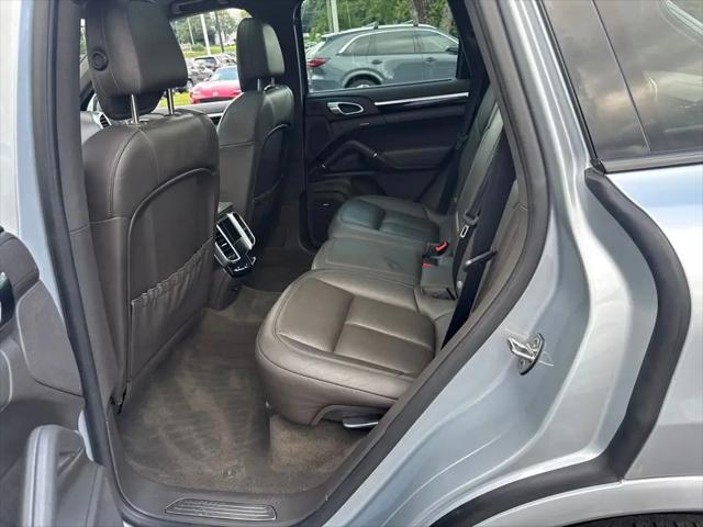 2017 Porsche Cayenne Platinum Edition