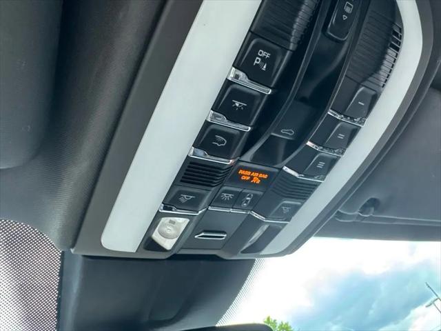 2017 Porsche Cayenne Platinum Edition