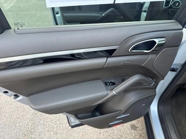 2017 Porsche Cayenne Platinum Edition