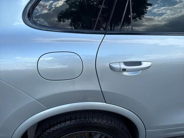 2017 Porsche Cayenne Platinum Edition