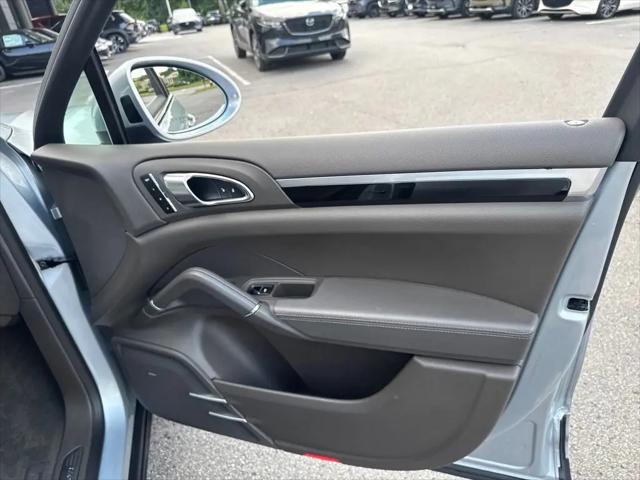 2017 Porsche Cayenne Platinum Edition