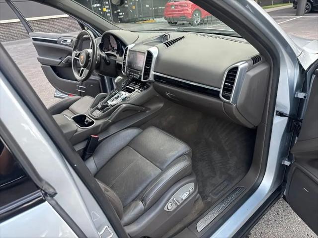 2017 Porsche Cayenne Platinum Edition