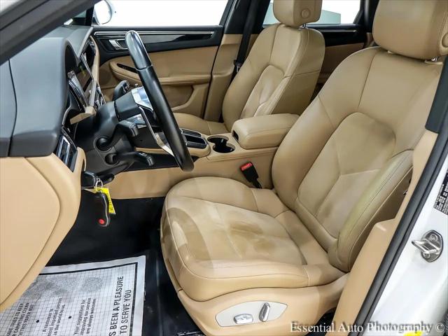 2020 Porsche Macan Macan
