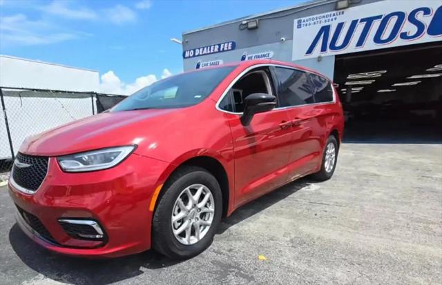 2024 Chrysler Pacifica Touring L for sale in Miami, FL