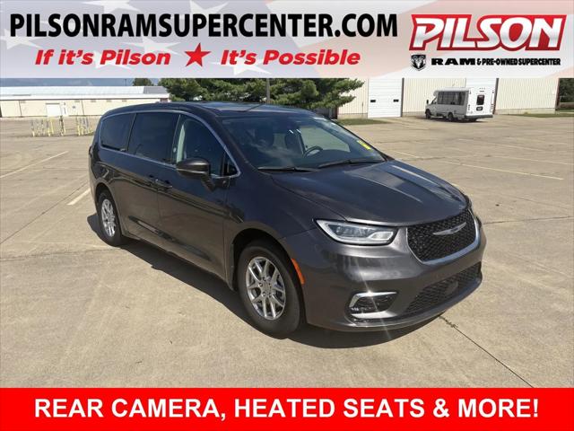 2023 Chrysler Pacifica Touring L for sale in Charleston, IL