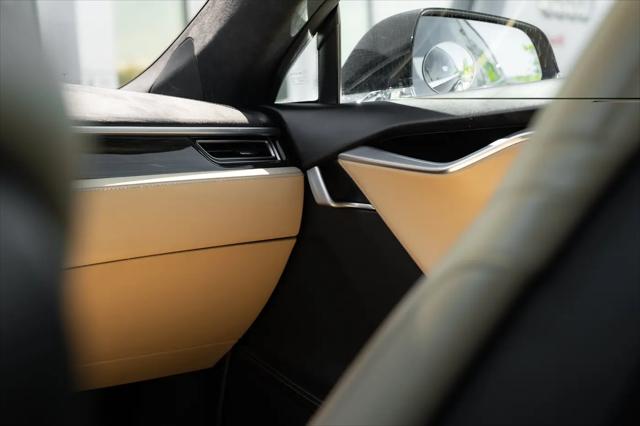 2015 Tesla Model S 85D