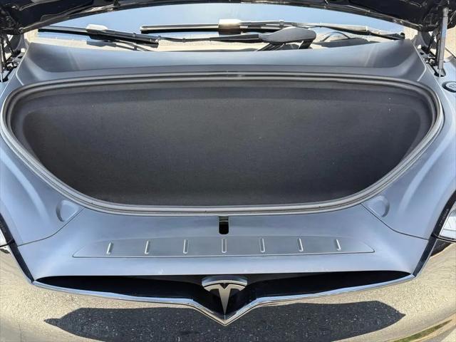 2026 Tesla Model X Plaid