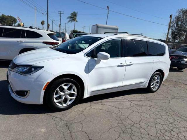 2017 Chrysler Pacifica Touring-L