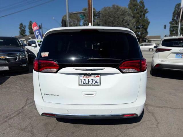 2017 Chrysler Pacifica Touring-L