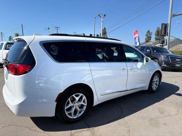 2017 Chrysler Pacifica Touring-L