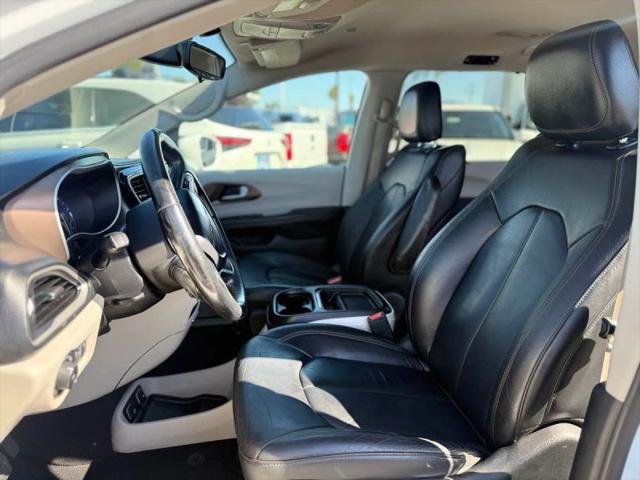 2017 Chrysler Pacifica Touring-L