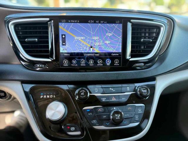 2017 Chrysler Pacifica Touring-L