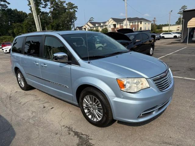 2013 Chrysler Town & Country Touring-L for sale in Myrtle Beach, SC