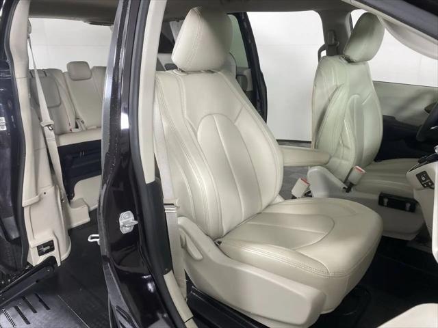 2017 Chrysler Pacifica Touring