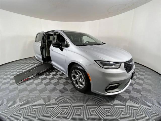 2024 Chrysler Pacifica Limited for sale in Phoenix, AZ