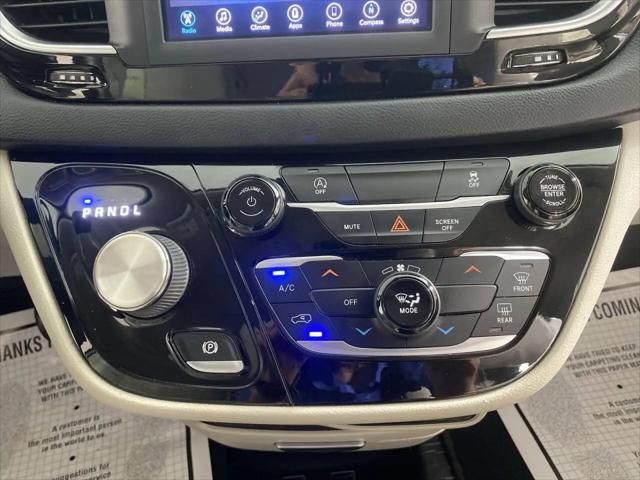 2021 Chrysler Voyager LXI