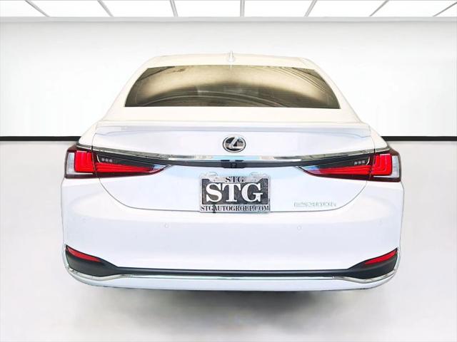 2025 Lexus ES 300h 300h