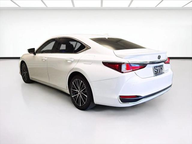 2025 Lexus ES 300h 300h