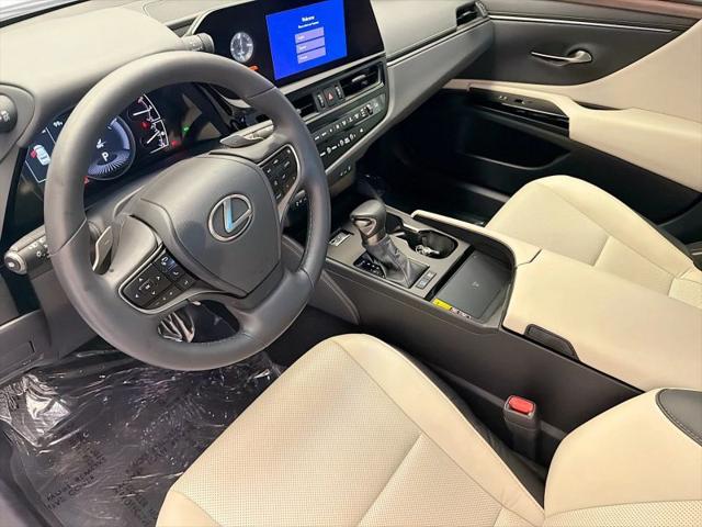 2025 Lexus ES 300h 300h
