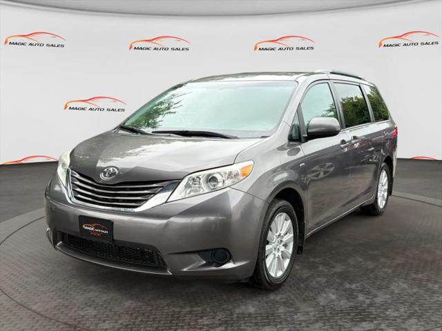 2017 Toyota Sienna LE 7 Passenger for sale in Little Ferry, NJ