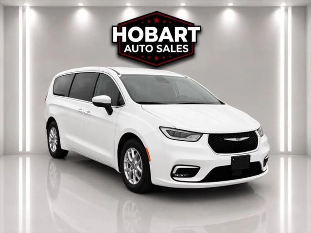 2024 Chrysler Pacifica Touring L for sale in Hobart, IN