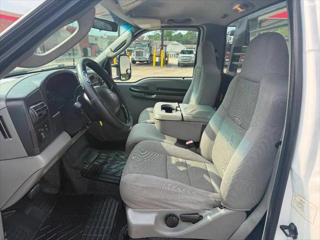 2005 Ford F-550 XL