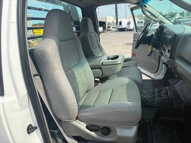 2005 Ford F-550 XL