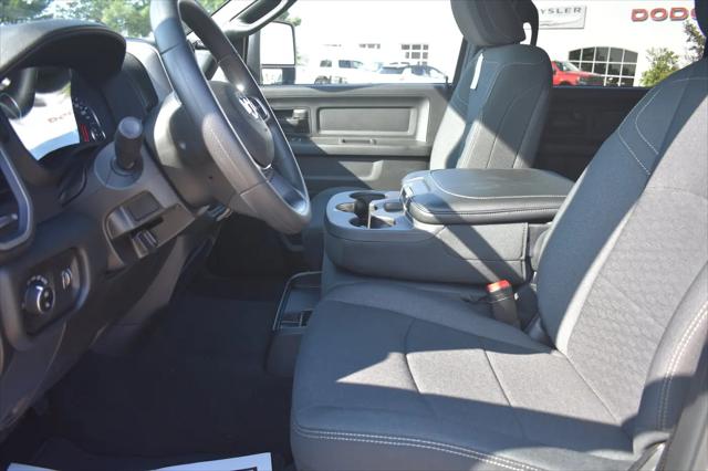 2026 Ram 3500 Tradesman Crew Cab 4x4 8 Box
