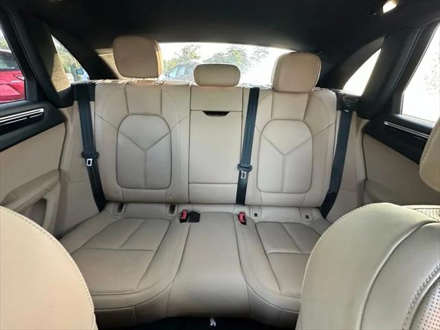 2022 Porsche Macan Macan