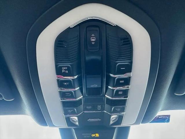 2022 Porsche Macan Macan