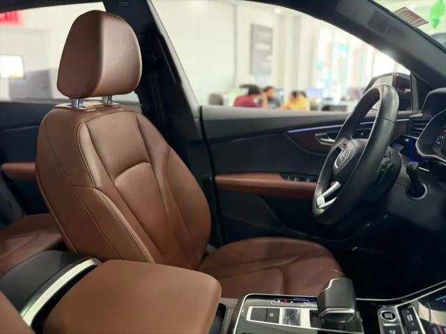 2025 Audi Q8 Premium Plus 55 TFSI quattro