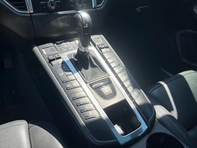 2016 Porsche Macan Turbo