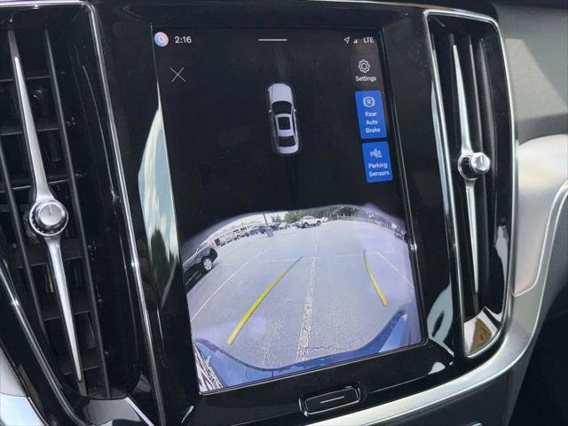2024 Volvo S60 B5 Core Dark Theme