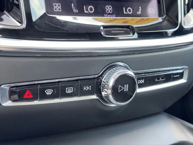 2024 Volvo S60 B5 Core Dark Theme