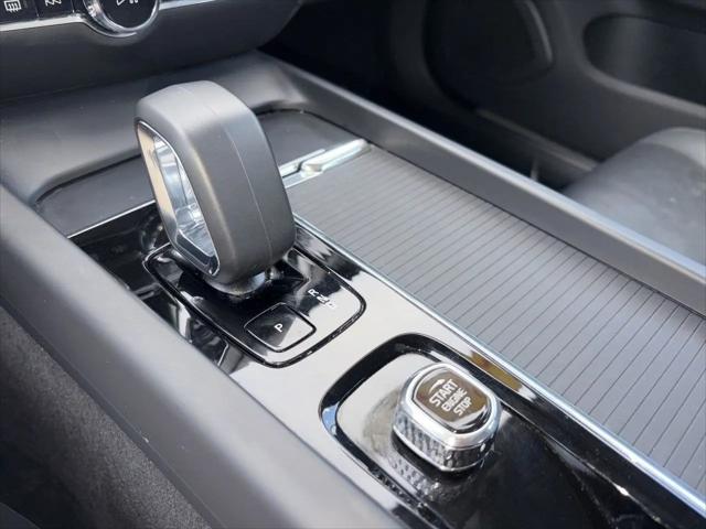 2024 Volvo S60 B5 Core Dark Theme