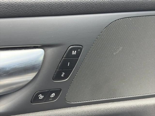 2024 Volvo S60 B5 Core Dark Theme