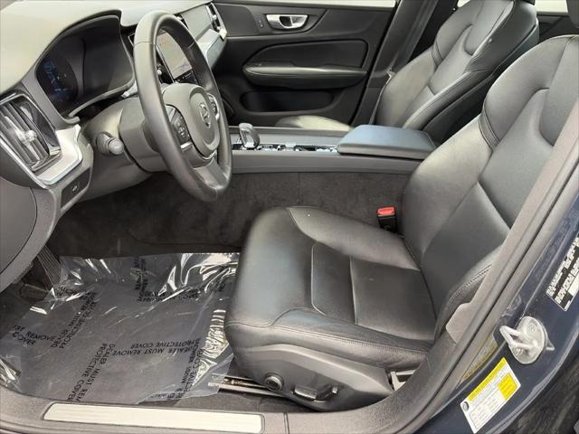 2024 Volvo S60 B5 Core Dark Theme