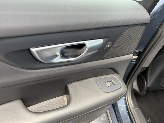 2024 Volvo S60 B5 Core Dark Theme