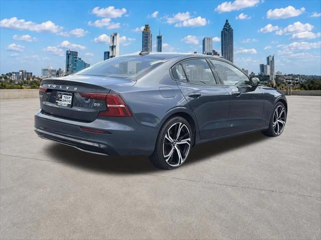 2024 Volvo S60 B5 Core Dark Theme